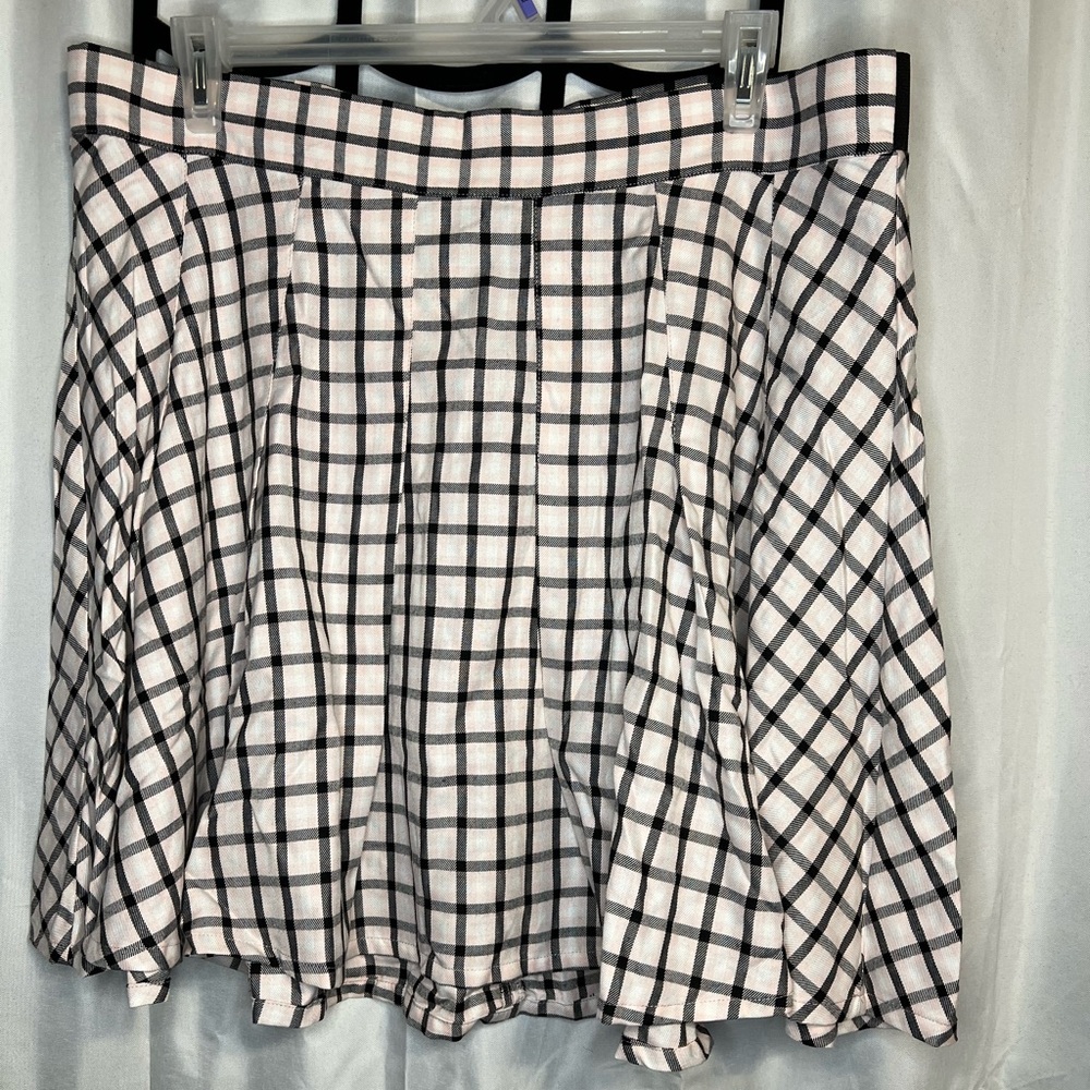 Torrid Ivory Twill Skater Skirt, size 2/18-20